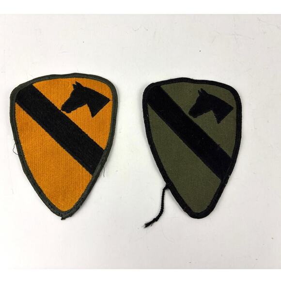 2PC US Army 1st Air Cavalry Division Patch 1960's Original 4"x5" - Picture 1 of 7